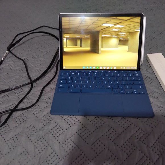 HP Chromebook X2 11 Tablet - Picture 2 of 4